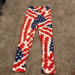 LULAROE adorable usa themed leggings!
